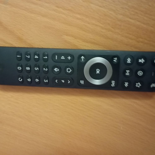 Cosmote Android TV box remote control like new