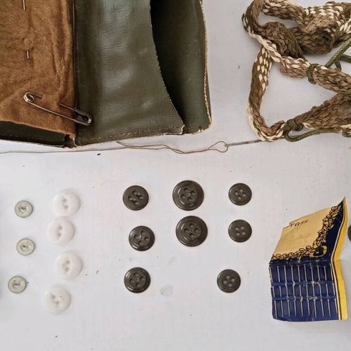 WWII US Army Hussif Military Sewing Set like new