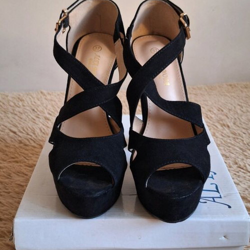 Alta Moda black pumps new, size 37