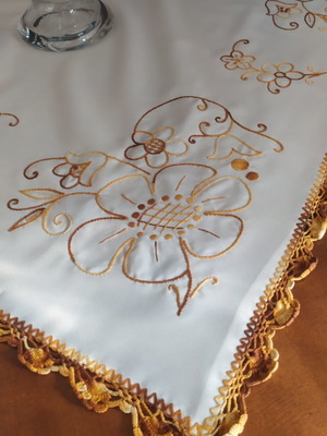 Καρέ χειροποίητο εξ ολοκλήρου 72×72 εκ.