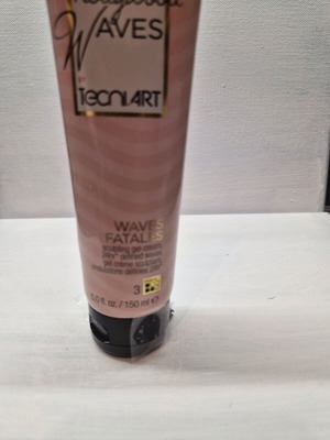 Loreal Hollywood Waves styling cream for wavy hair like new