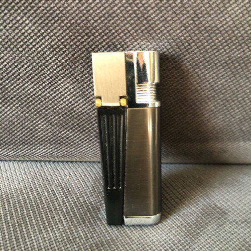 Metal 2-in-1 Lighter with Pipe New, Refillable Butane