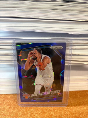 2024-25 Panini Prizm Black Karl-Anthony Towns #107 Blue Ice Knicks card new