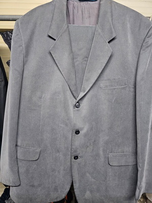 Suit 58 used, very good condition