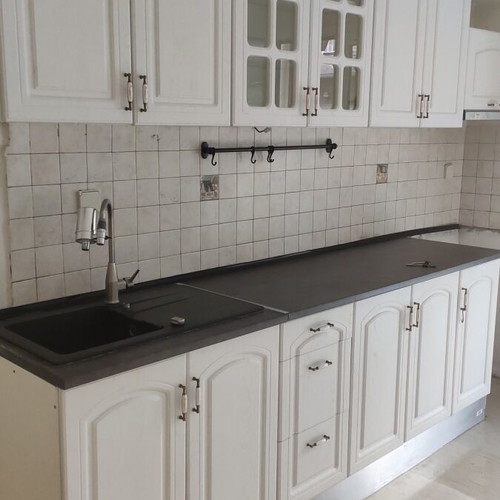Kitchen cabinets used, excellent condition