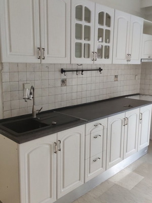 Kitchen cabinets used, excellent condition