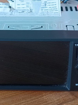 Car radio like new with 4.1 inch TFT LCD and Bluetooth