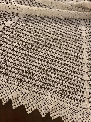 Handmade needlework tablecloth, 1.35 m diameter