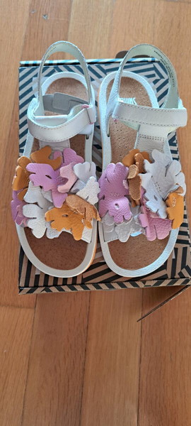 camper sandals size 32