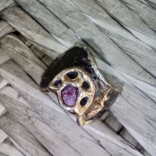 Large handmade silver (925) ring with ruby and 22k gold plating, like new