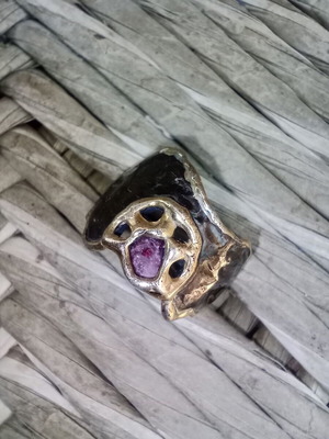 Large handmade silver (925) ring with ruby and 22k gold plating, like new