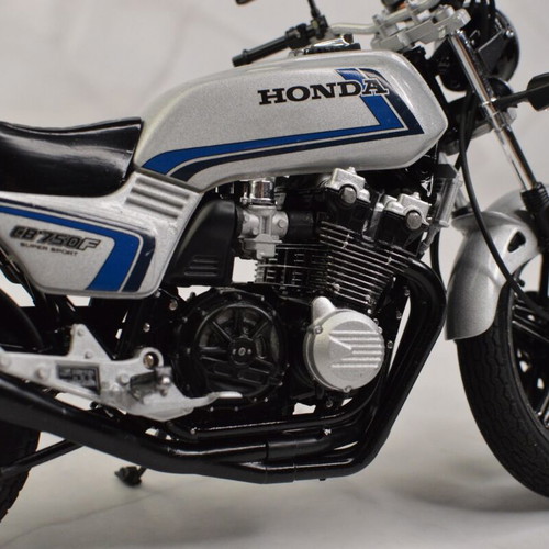 Honda CB750F Custom Tuned Tamiya 1:12 Model New