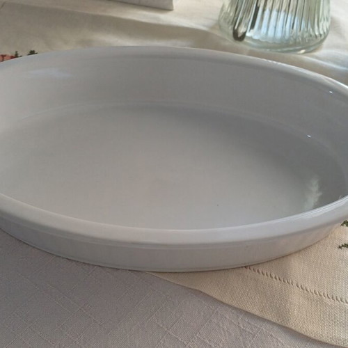 Oval White Ovenproof Serving Dish porcelain ceramic like new