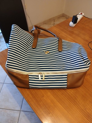 Verde beach bag, expandable with bottom zipper, white and blue