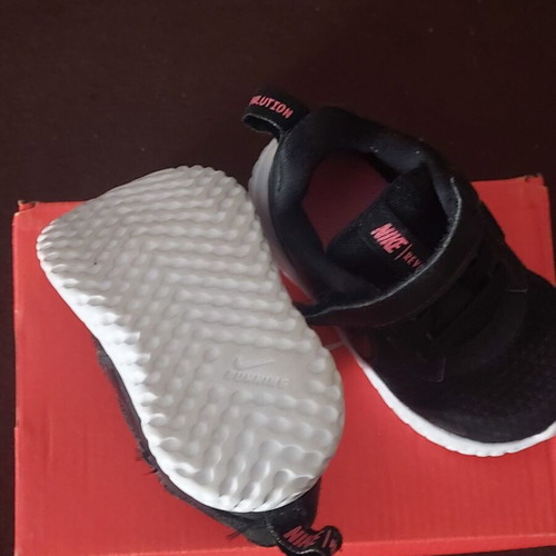 Nike baby shoes size 20 like new
