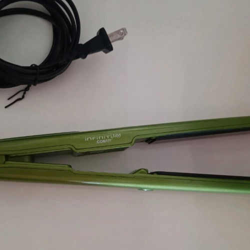 Infinity Hair Straightener used with Fahrenheit temperature control