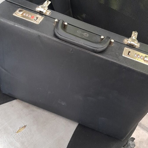 Suitcase used, good condition