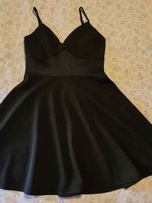 Black dress with waist transparency like new, size S