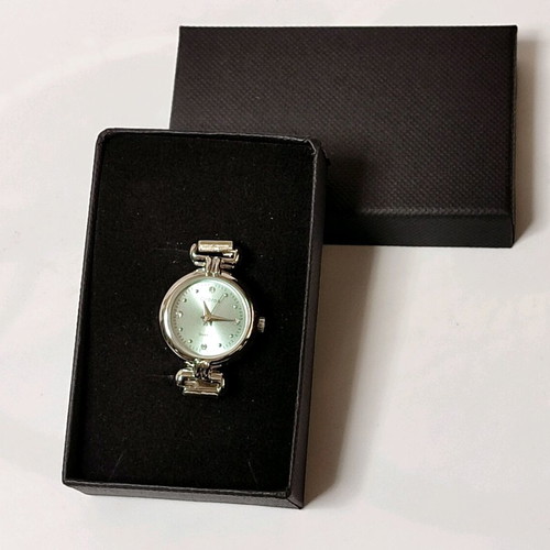 Women's Quartz Watch by Dobroa new, metal case and bracelet