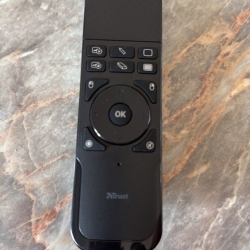 Wireless presenter with touchpad new