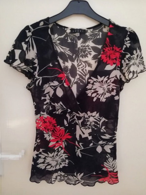 Coast floral blouse like new, size L, black and red
