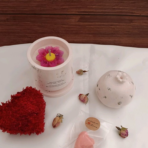 Miss Dior Inspired Candle Set 150ml in Pink Porcelain with Pomegranate and Tray