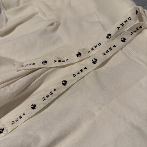 White Deha short shorts size M like new