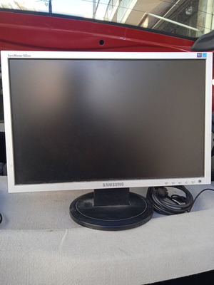 Samsung 19-inch computer monitor model LS19HANKSHEDC used