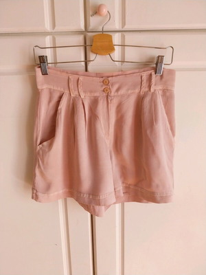 Silk shorts like new, pink, size S, apple blossom shade