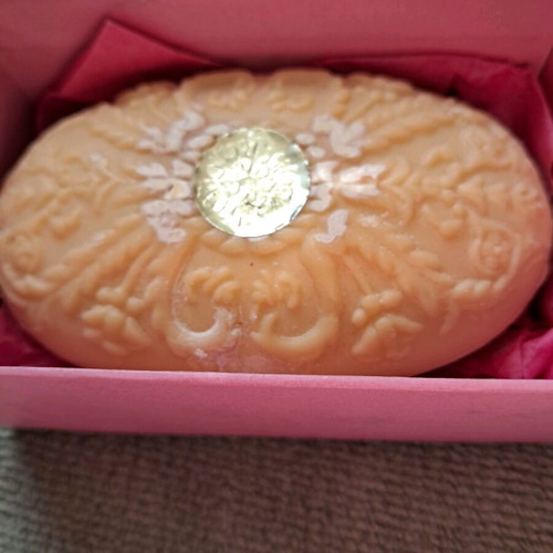 Avon Vintage Soaps 140g each like new