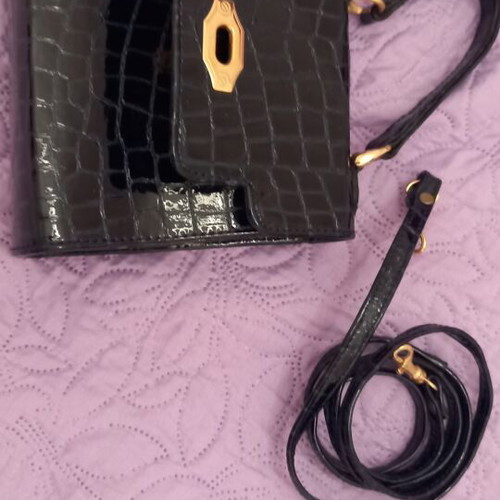 Small crossbody bag like new, shiny leather, blue black