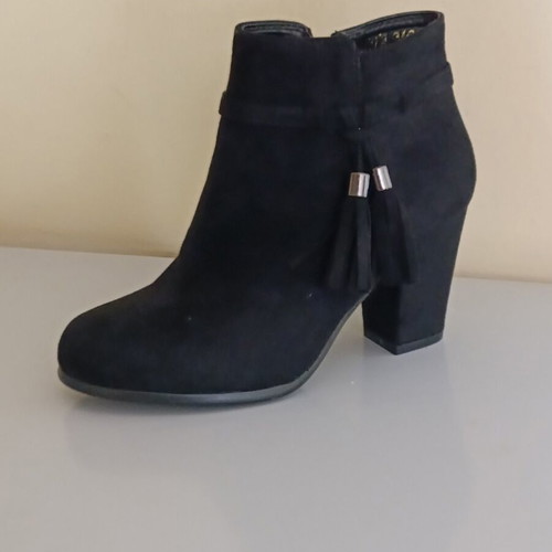 Alta Moda ankle boot like new, black, castor style, size 36