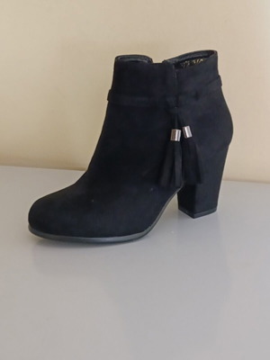 Alta Moda ankle boot like new, black, castor style, size 36
