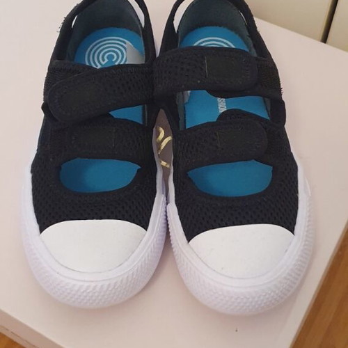 Converse All Star kids sandal new no 32, unworn