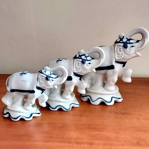 Table decor with three handmade elephants like new