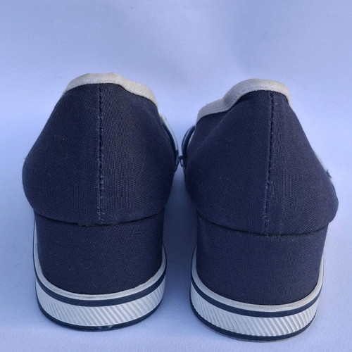 Nevada wedge sandals like new, size 8, blue