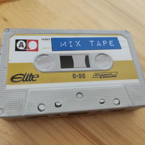 Metal box like new, cassette size, collectible