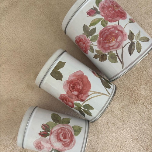 Kitchen storage tins like new, set of 3 with pink roses