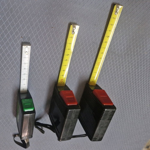 Measuring tapes new, set of 3 with stop button
