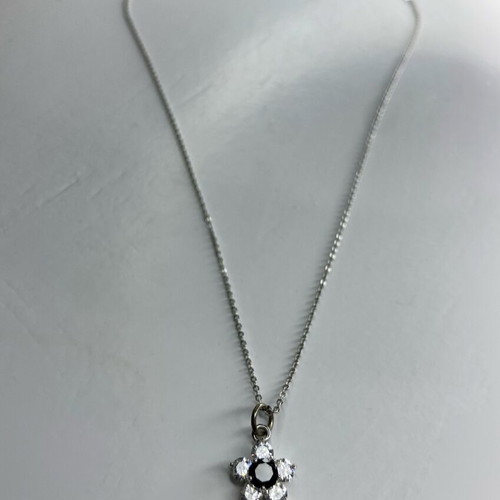 Flower necklace silver like new, black