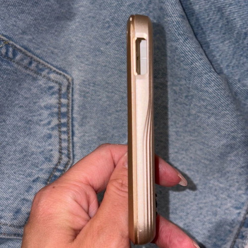 Nokia 2600 case used, gold color