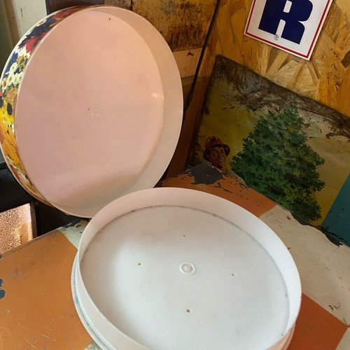 Plastic box used, round, 20 cm diameter, Greek made