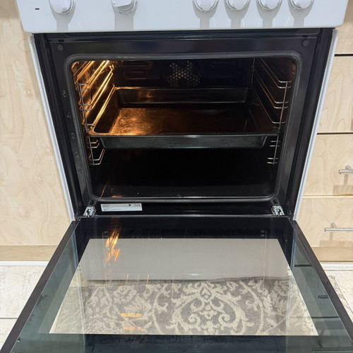 Davoline kitchen stove with ceramic hob like new