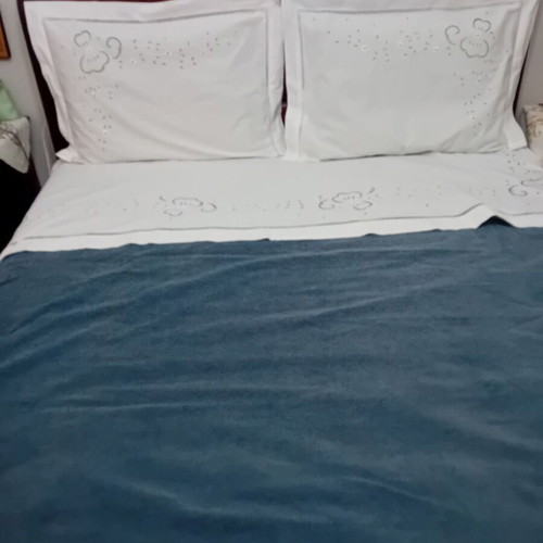 Handmade double cotton cutwork sheet with pillowcases