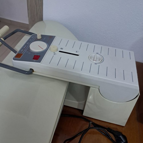Ironing press