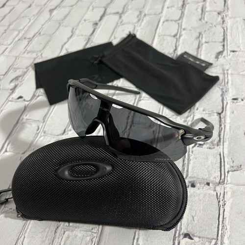Oakley Radar EV sunglasses like new, polarized, black