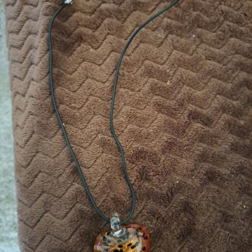 Necklaces like new, pack with bone and glass