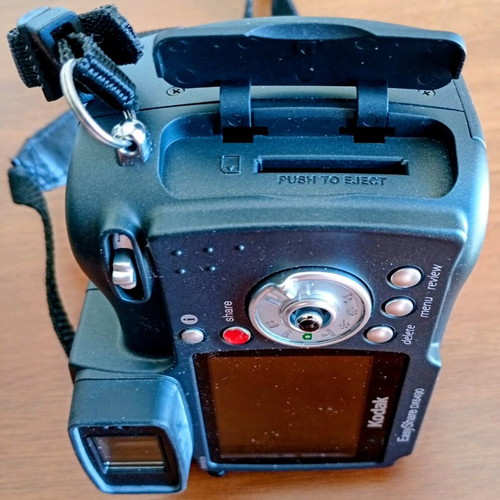 Kodak EasyShare DX6490 camera like new