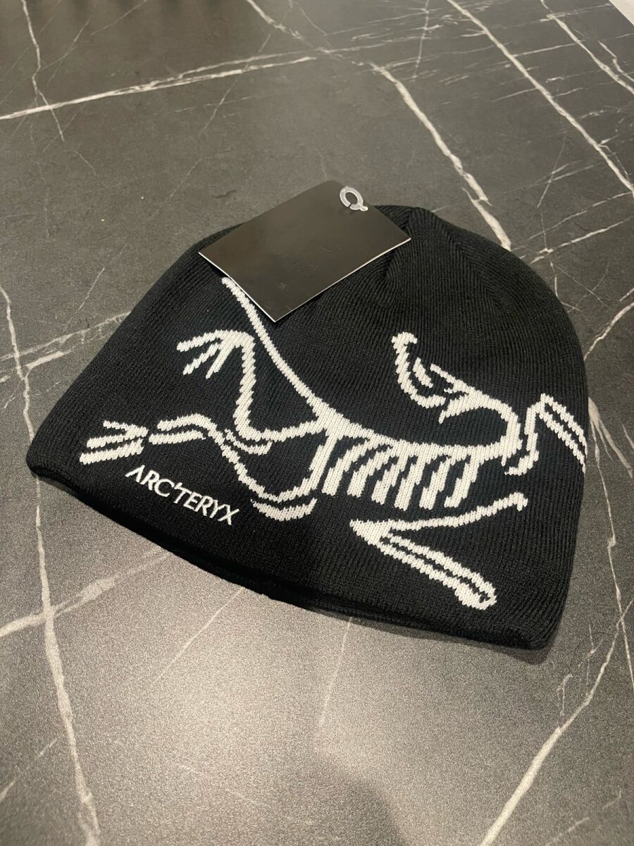 ARC'TERYX FERNIE TOQUE ブラック Vintage Arc'teryx Fernie Toque Sky Blue Beanie – White Dinosaur