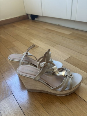 Sandals size 40 used, beige platform